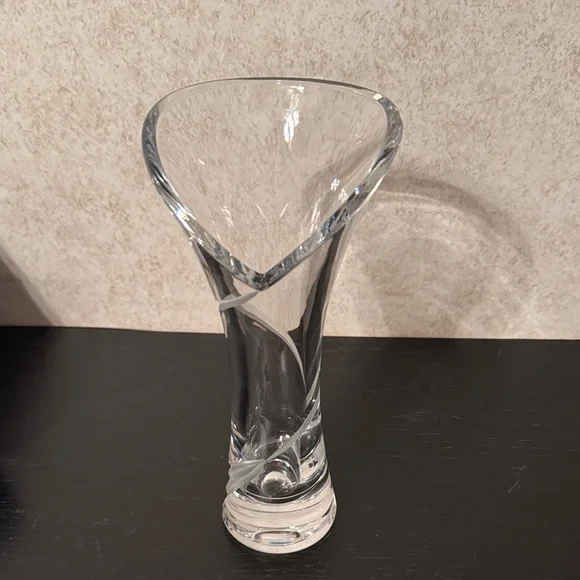 Mikasa Elegant Clear Glass Vase